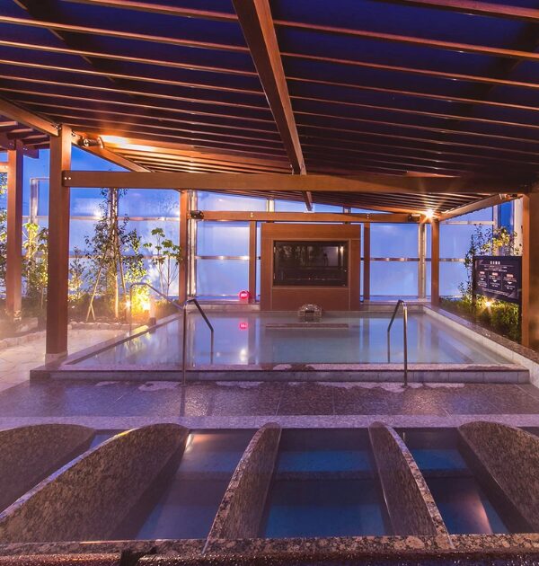 SPA&HOTEL水春公式サイトから引用したお風呂の画像